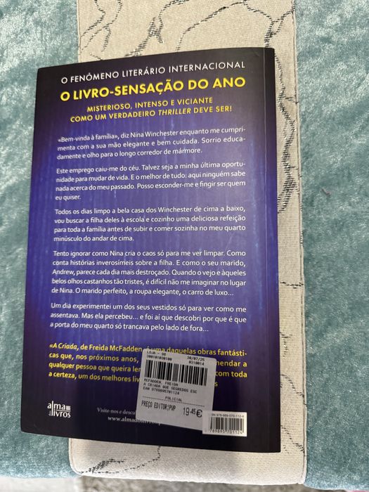 A criada livro
