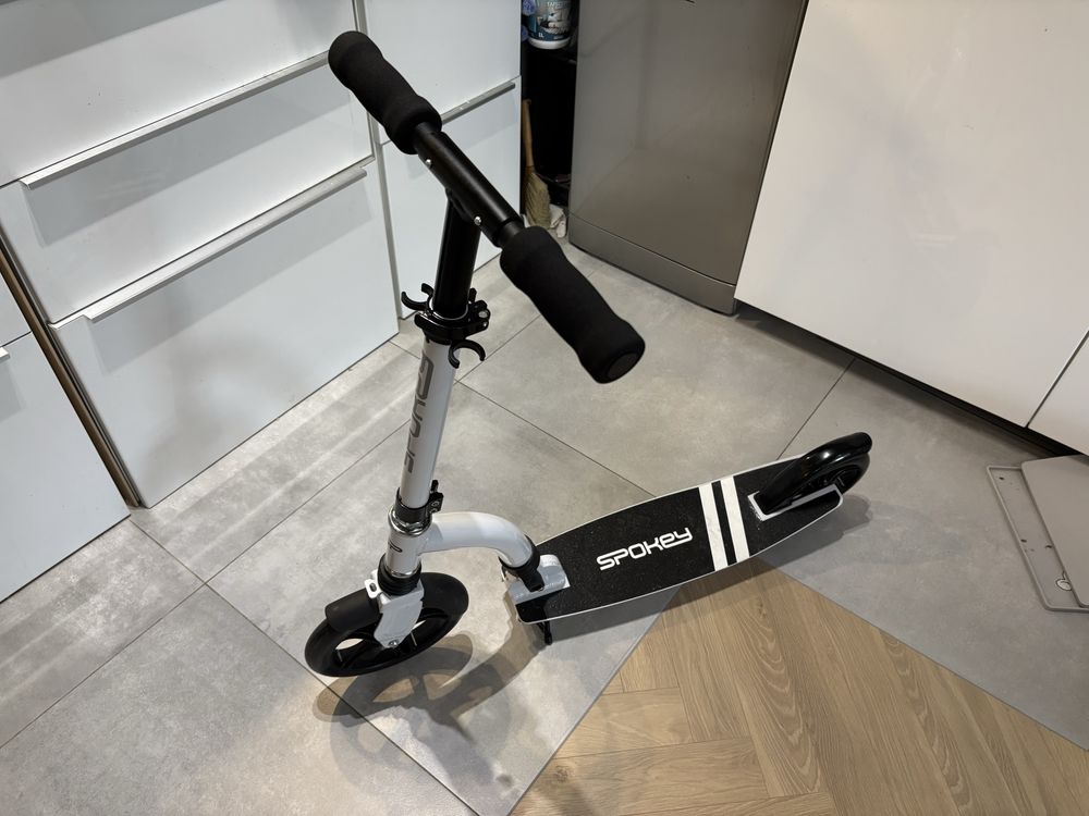 Hulajnoga Spokey AGENT 230 mm z amortyzatorem jak nowa
