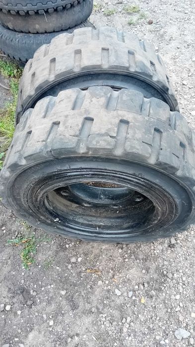 koło opona pełna 28-9x15  wozek widlowy bulgar przyczepa rozrzutnik