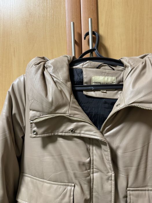 Куртка бежева із шкірзаму