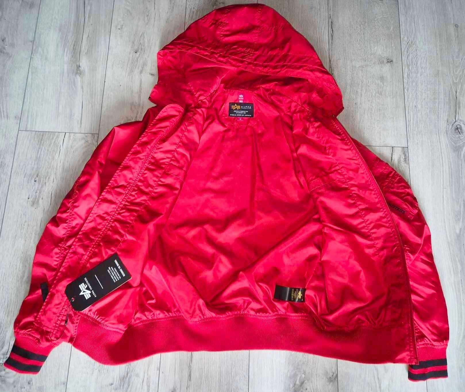 Bomberka Alpha Industries  Model MA-1 LW HOODED  PZ