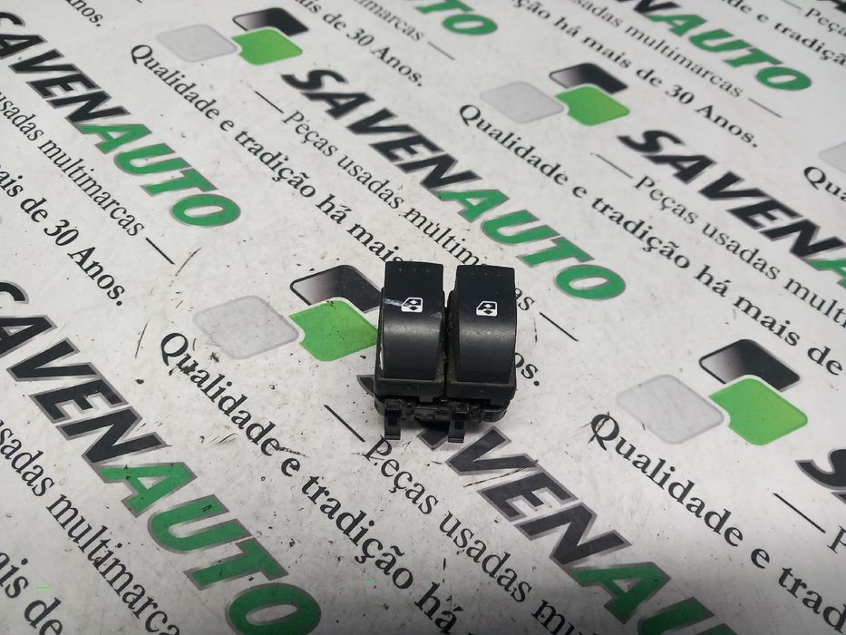 Comando / botão / interruptor vidros frente esquerdo RENAULT Scénic II