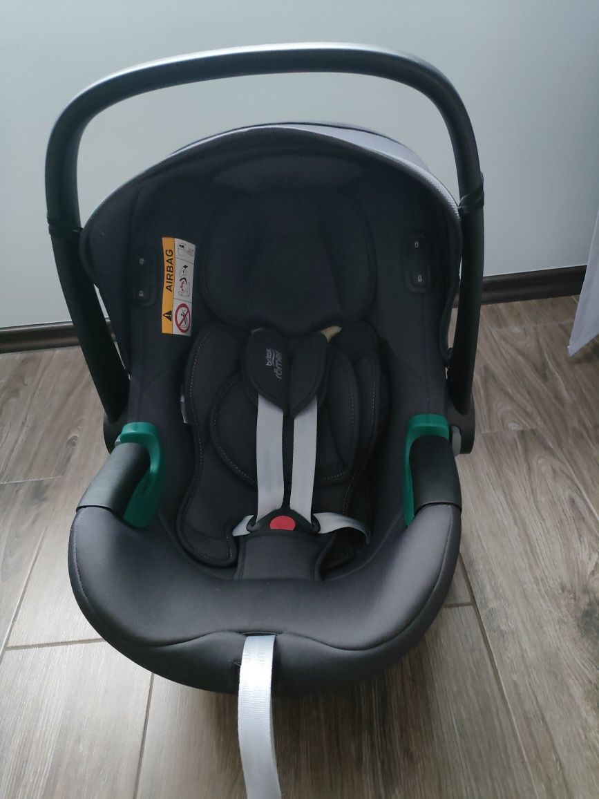 Fotelik Britax Romer z adapterami