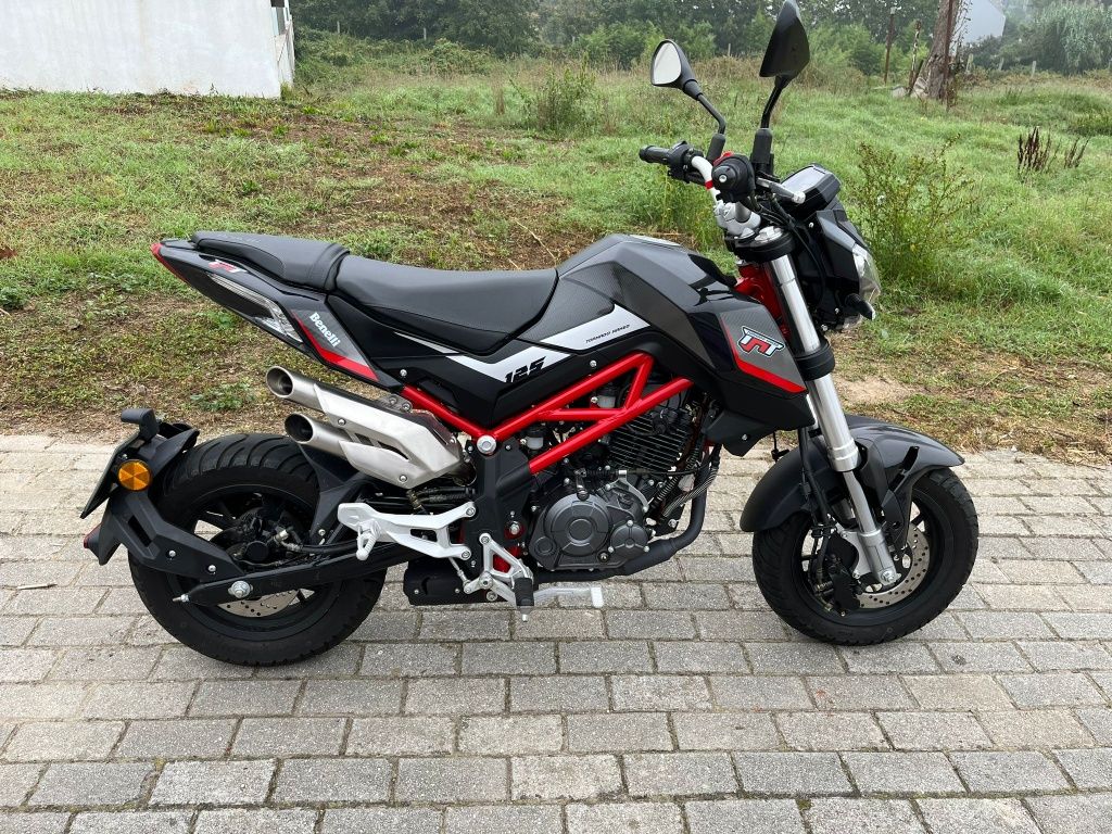 Mota Benelli TNT 125 como nova