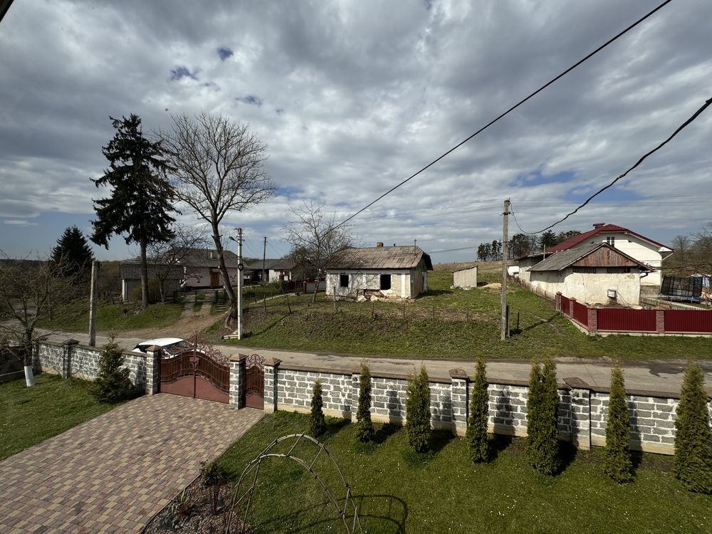 Продається красивий дім в Крилосі