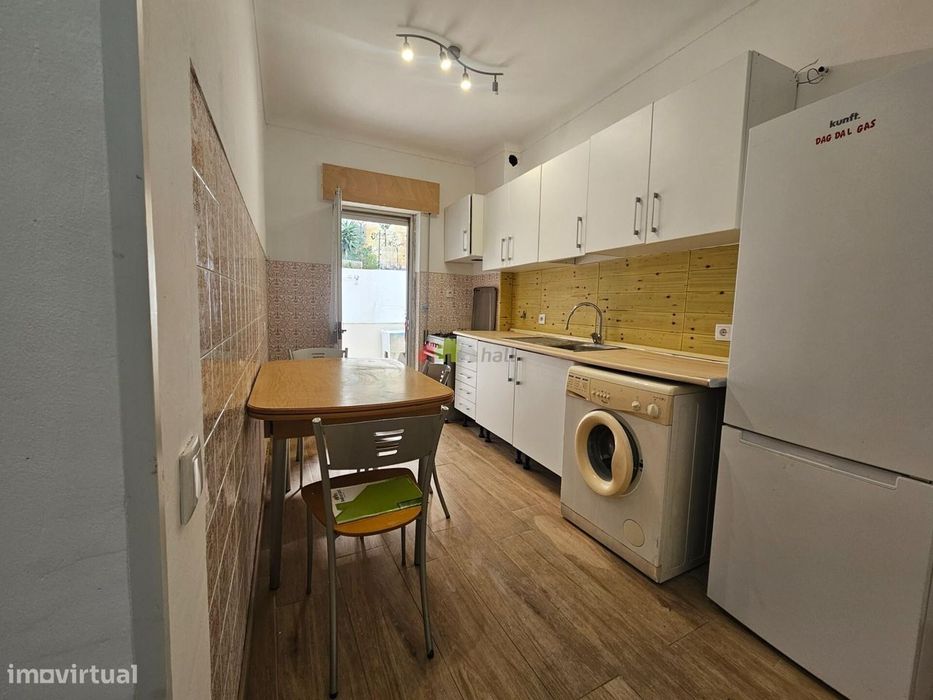 Apartamento T3 R/C com logradouro, em Setúbal