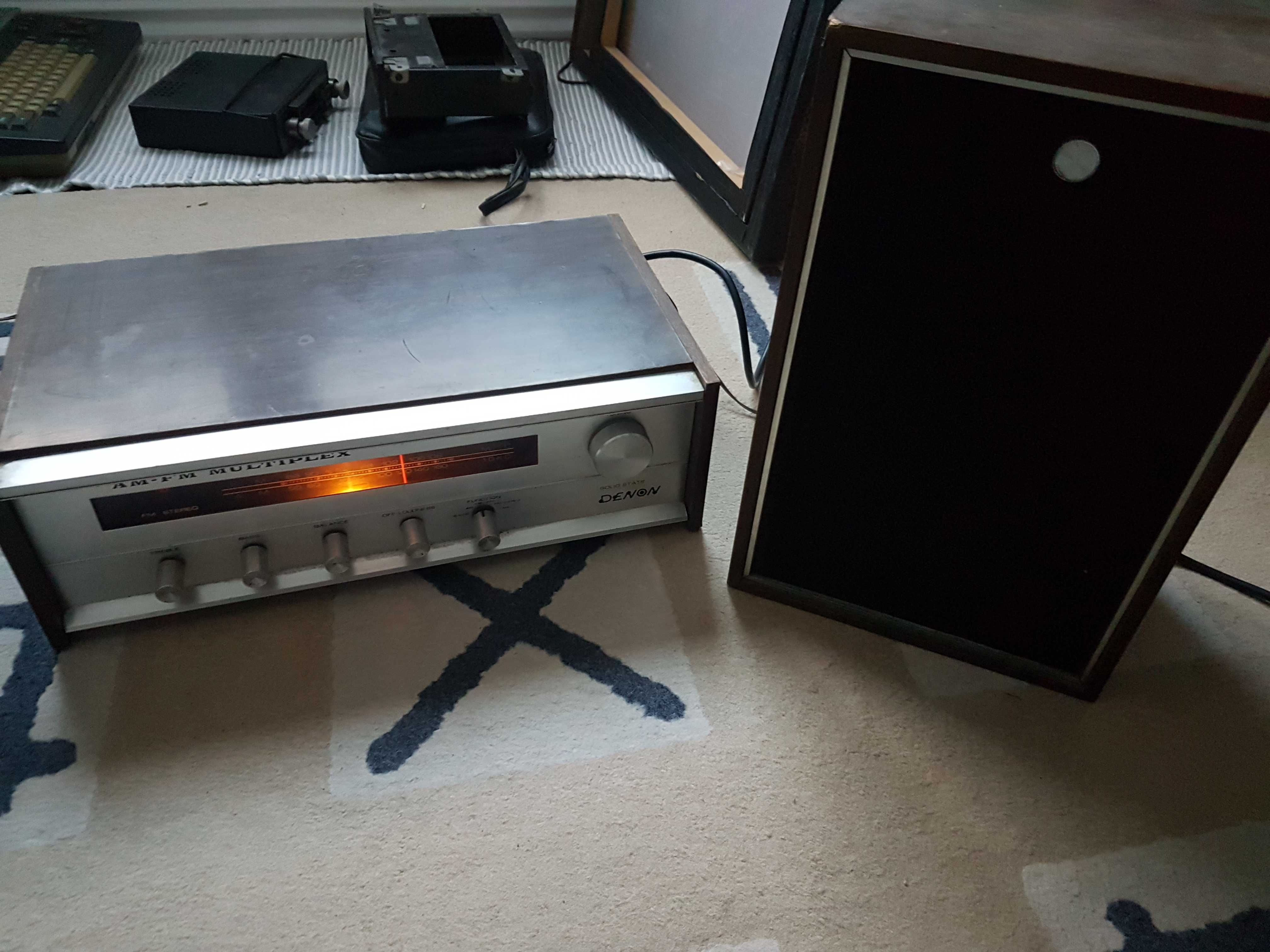 Rádio vintage a funcionar da Denon