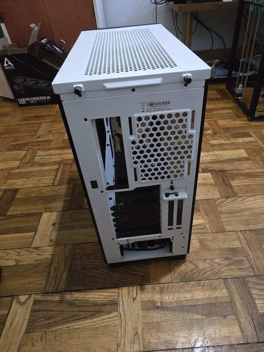 Obudowa Sharkoon Elite ca300t ARGB + 3 x wentylator ARGB 120 mm białe