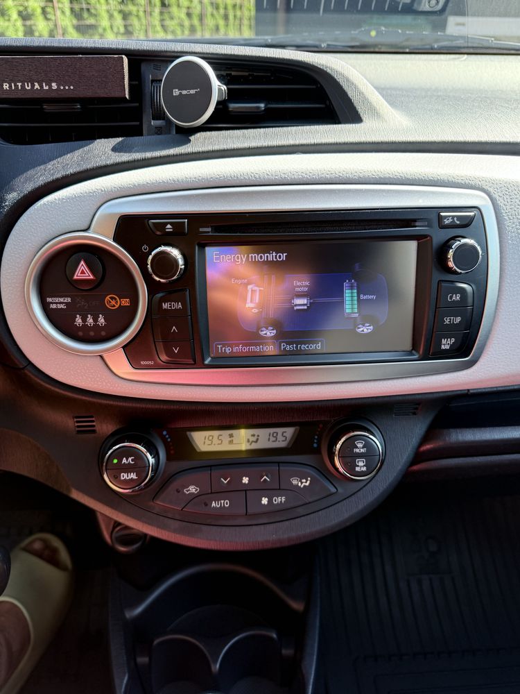 Toyota Yaris Hybryd Automat 1,5 73 km