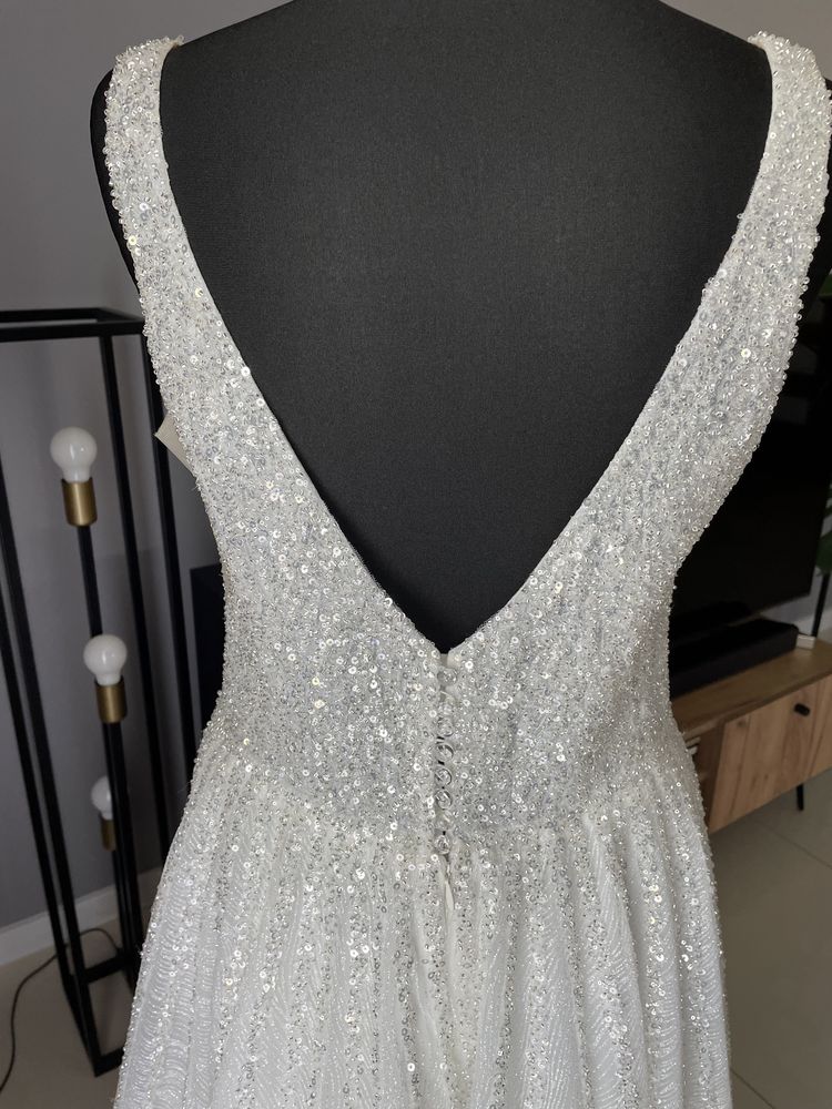 Sprzedam suknię ślubna z najnowszej kolekcji na rok 2023