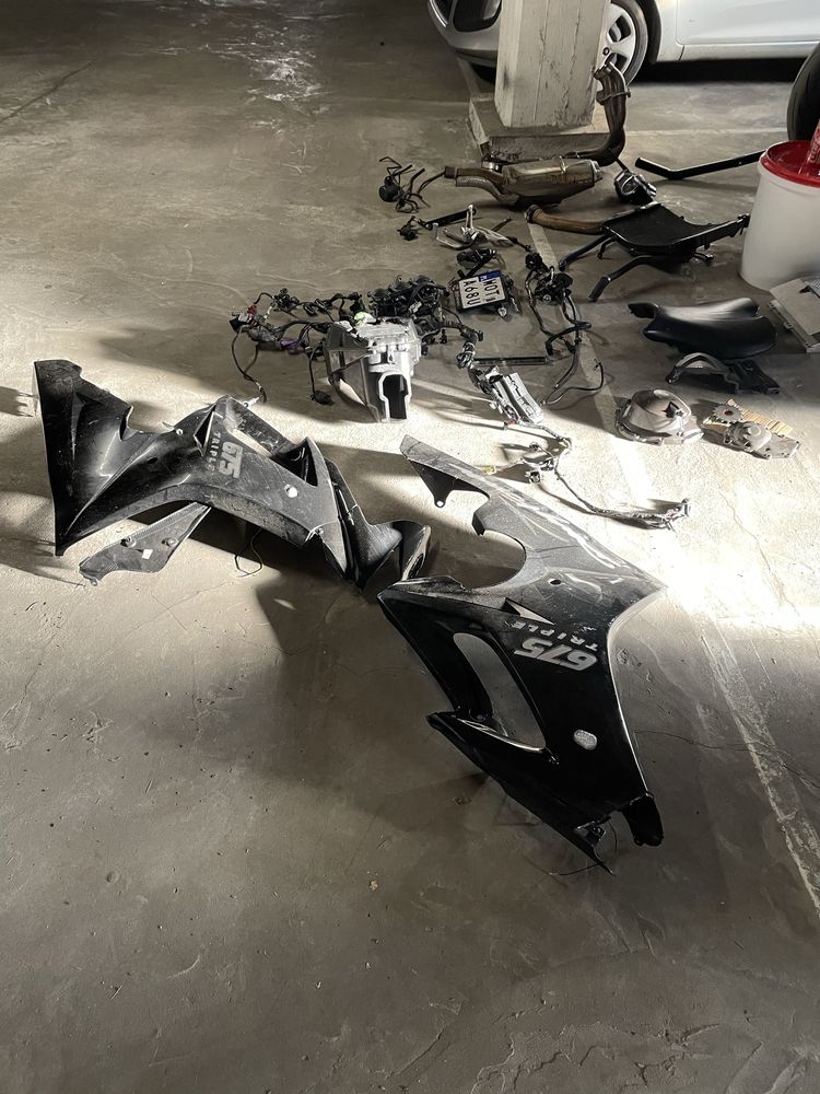 Sprzedam czesci triumph daytona 675