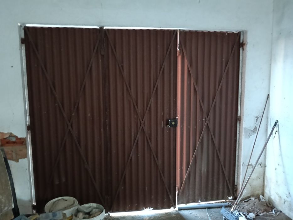 Portão Metálico Tripartido