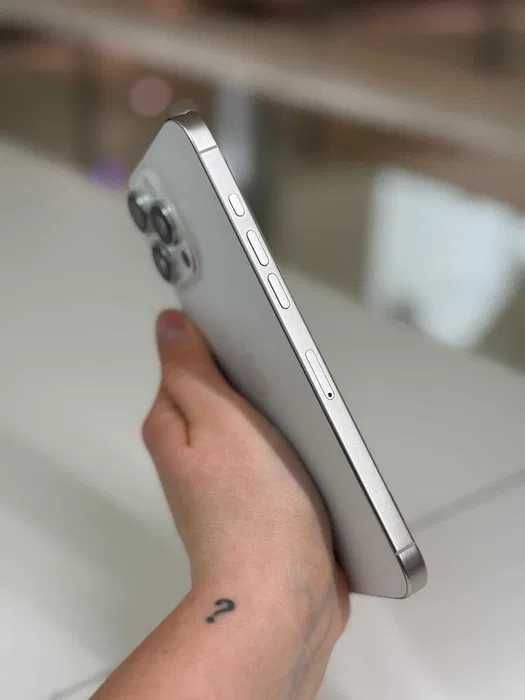 iPhone 16 Pro Max 256 GB White Titanium - jak nowy!