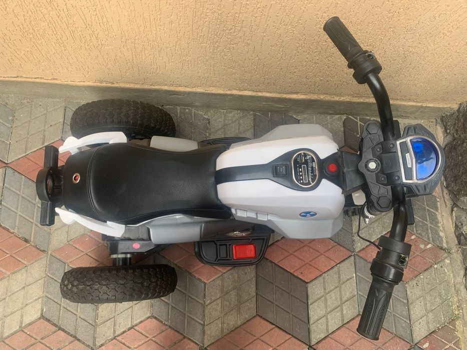 Дитячий трицикл .