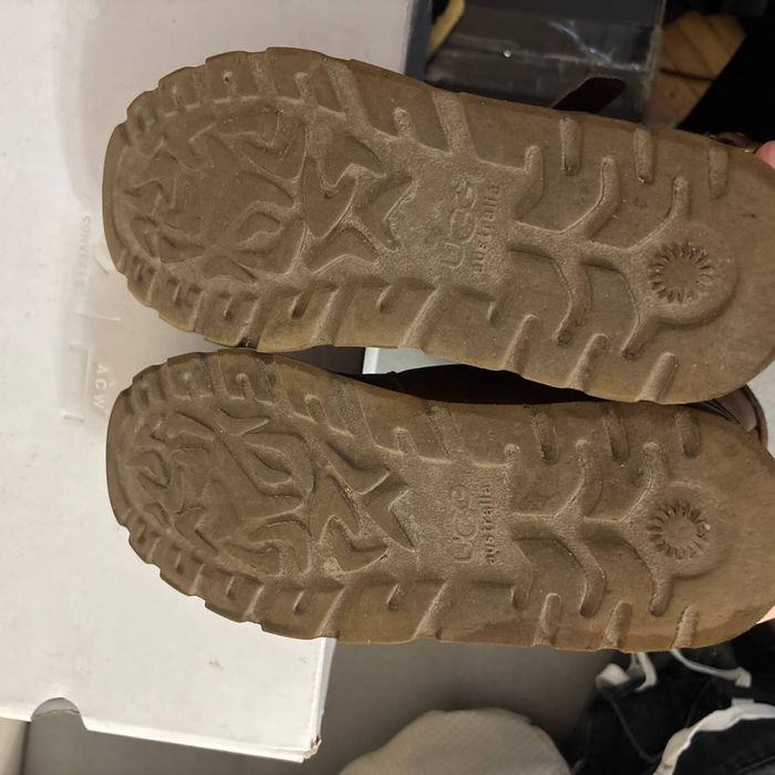 Високі шкіряні UGG з натуральним хутром