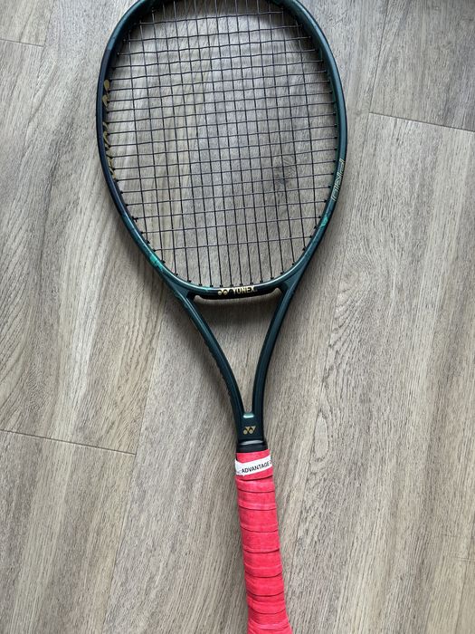 Yonex vcore pro 97 - 330g - rączka 3 - 4 3/8