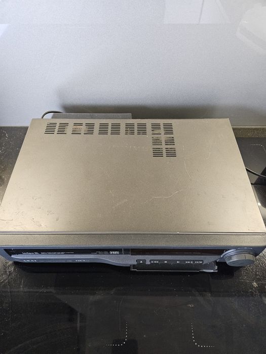 Magnetowid Akai VS-F320
