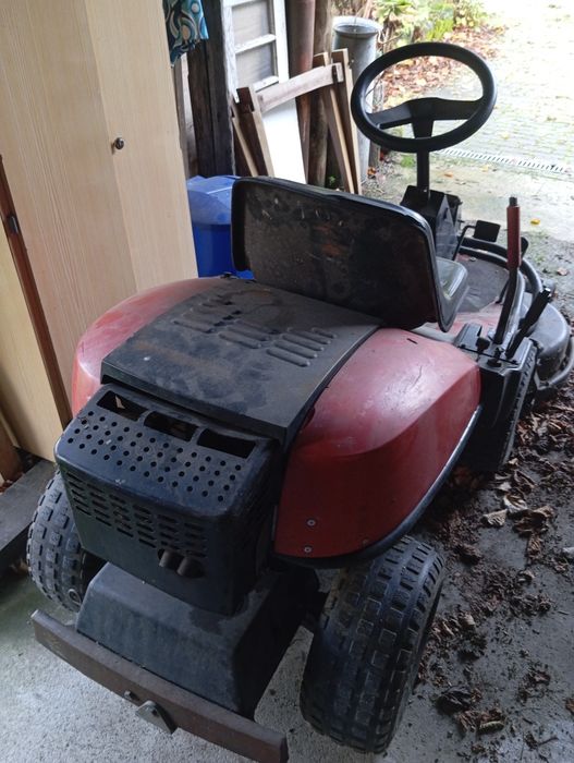 Trator corta relva Jonsered