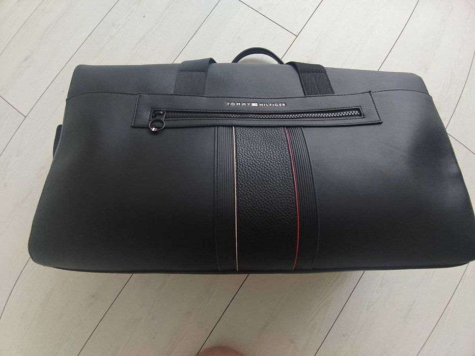 Сумка TOMMY HILFIGER Foundation Bag - BLACK