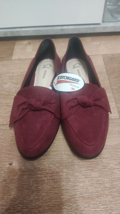 Продам гарні нові туфлі