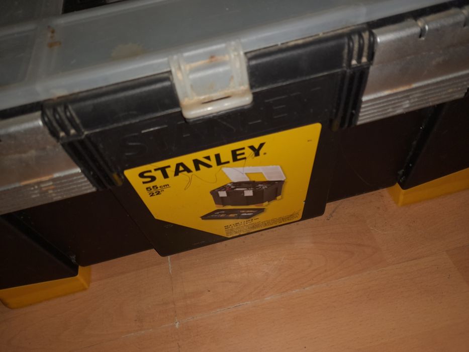 Skrzynia narzedziowa stanley 55 cm, 22 cale oraz gwintownik niteo