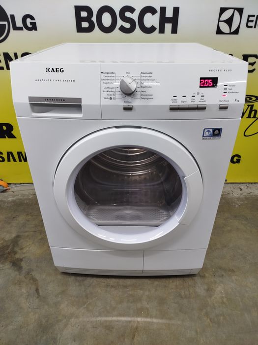 Сушка для одягу фірми AEG, модель T66770IH4