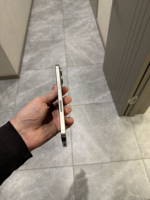 Продам iPhone 15 pro max 256 gb natural titanium