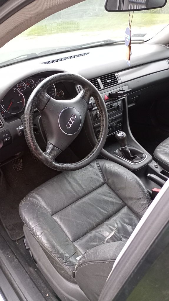 Sprzedam samochód osobowy Audi A6