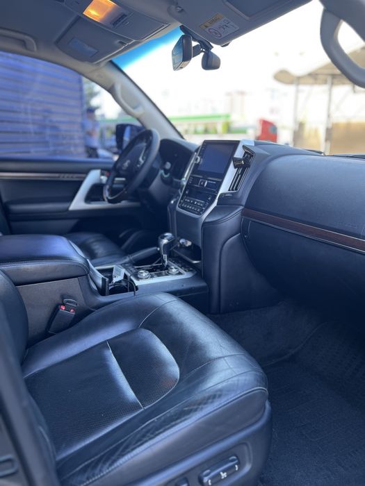 Прокат Toyota Land Cruiser 200, Оренда авто Київ, Аренда авто Киев