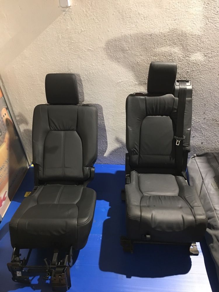 Fotel skóra Land Rover Discovery 3 - lewy, środek 2 rząd, 3 rząd cały