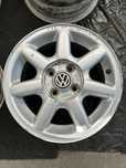 599 Felgi Aluminiowe oryginał VW VOLKSWAGEN R 14 4x100