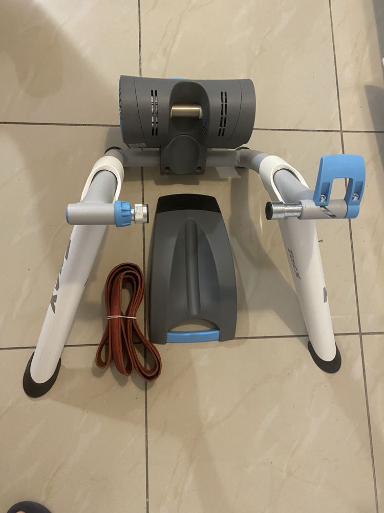 Trenażer interaktywny smart tacx vortex T2180 + opona