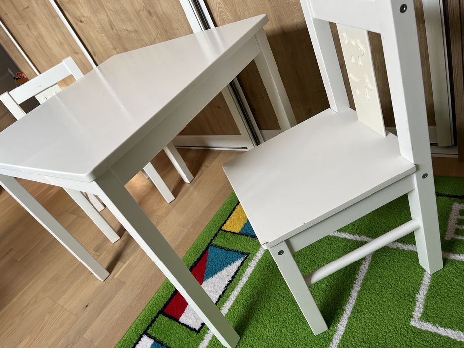 Zestaw dla dzieci stolik i 2 krzesla kritter ikea