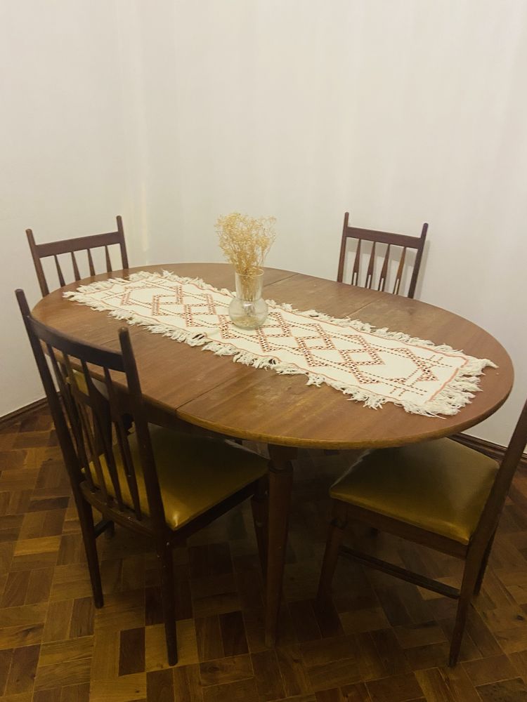 Mesa de jantar retrátil