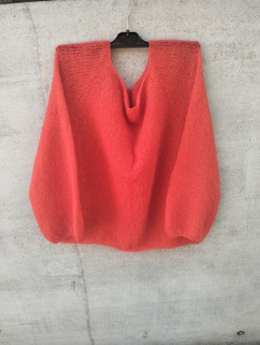 Светр ручної роботи