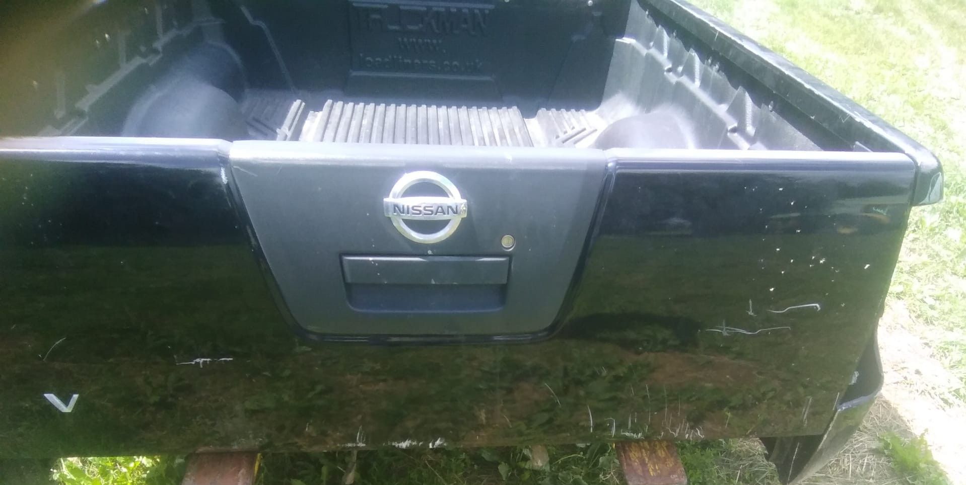 Paka Nissan Navara pickup zabudowa d40 skrzynia ładunkowa