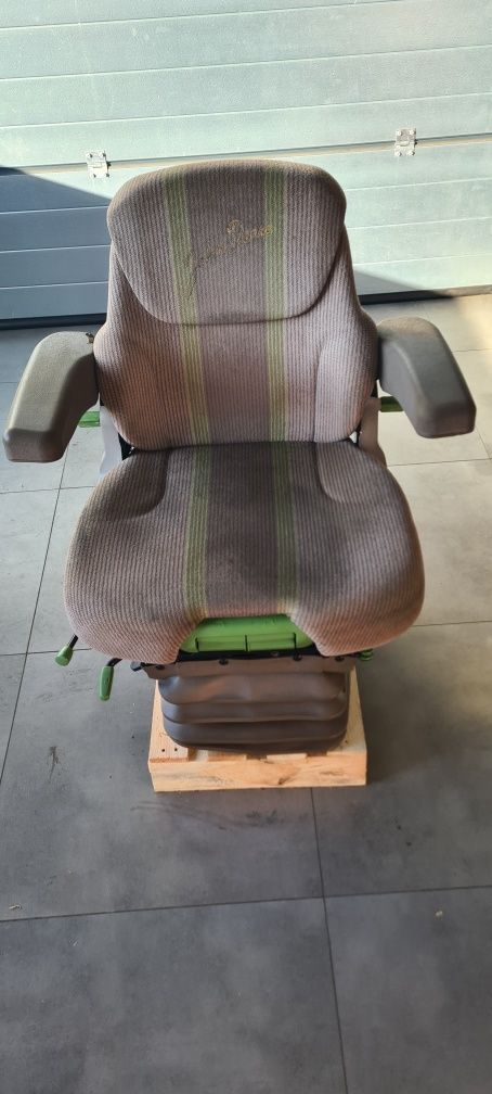 Siedzenie fotel Grammer John Deere pneumatyczny