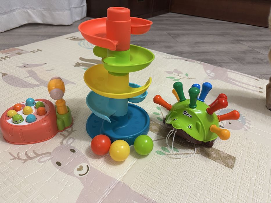 Лот іграшок від 12 місяців