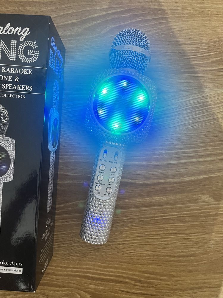 mikrofon laczocy się na bluetooth