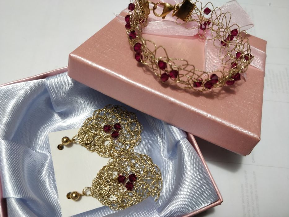 Conjunto brincos e pulseira