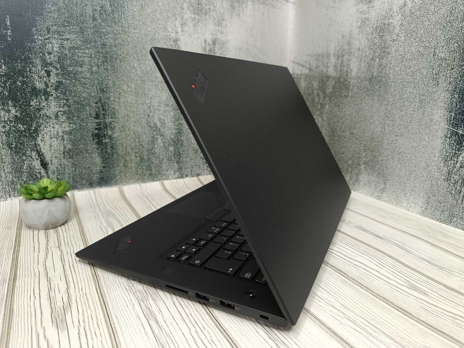 Lenovo ThinkPad P1 G3 15.6"\IPS\FHD\i7-10850H\SSD512\NVIDIA Quadro 4GB