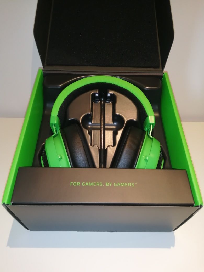 Auscultadores Gaming Razer Kraken Tournament Edition (como novos)