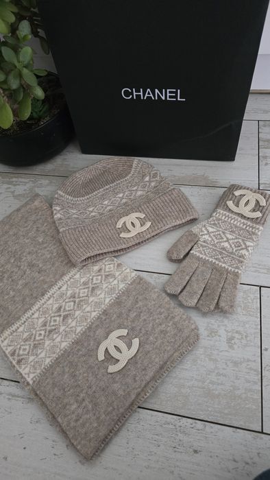 Komplet Chanel Nowy czapka szal rękawiczki