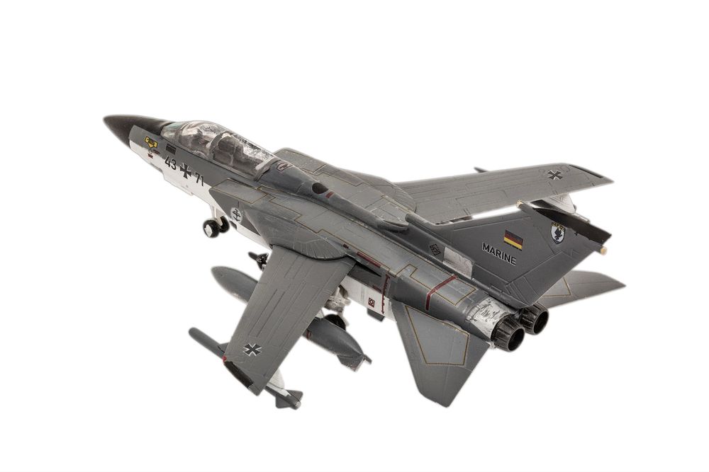 SAMOLOT model 1/144 Revell 03783 PANAVIA TORNADO IDS/GR.1