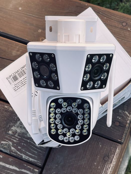 WIFI камера з двома об'єктивами  15MP zoom 5x з датчиком руху