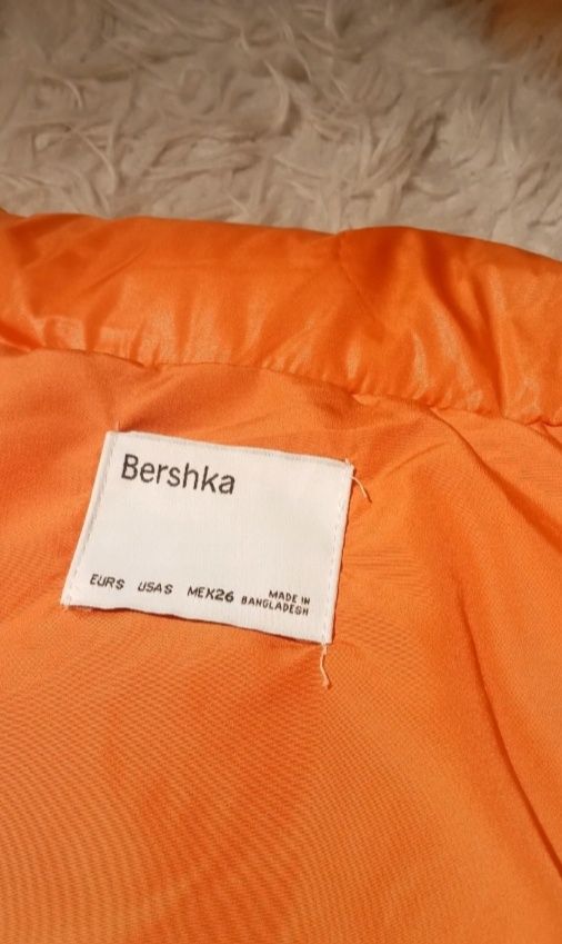 Kamizelka bezrękawnik crop Bershka S