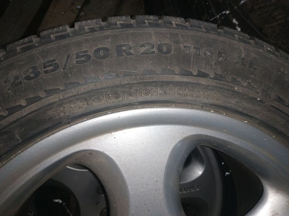 Продам зимову гуму nokian hakkapeliitta 285/50R20