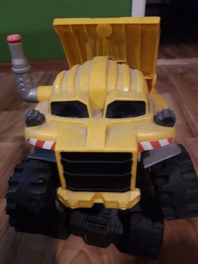 matchbox-gadajaca wywrotka rocky