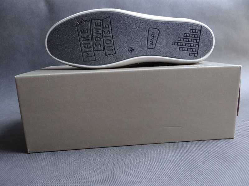 Buty firmy BATA - rozmiar 44 - nowe w kartonie