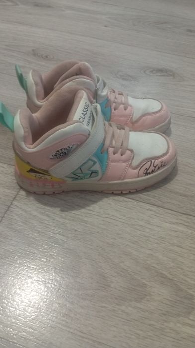 Продам хайтопи для дівчинки